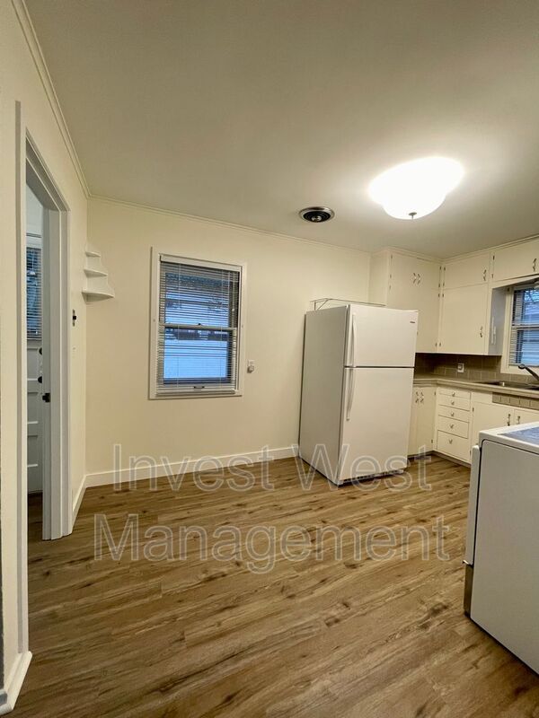 Foto del edificio - 310 E 27th St