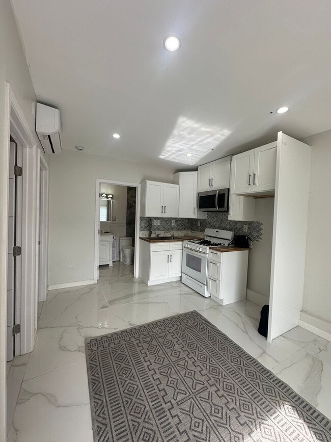 Foto del edificio - 1427 E 76th St