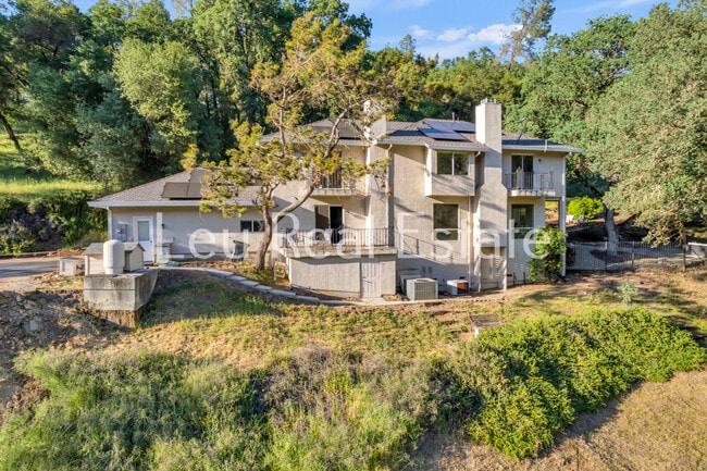 Foto del edificio - 6811 Beaver Pond Rd