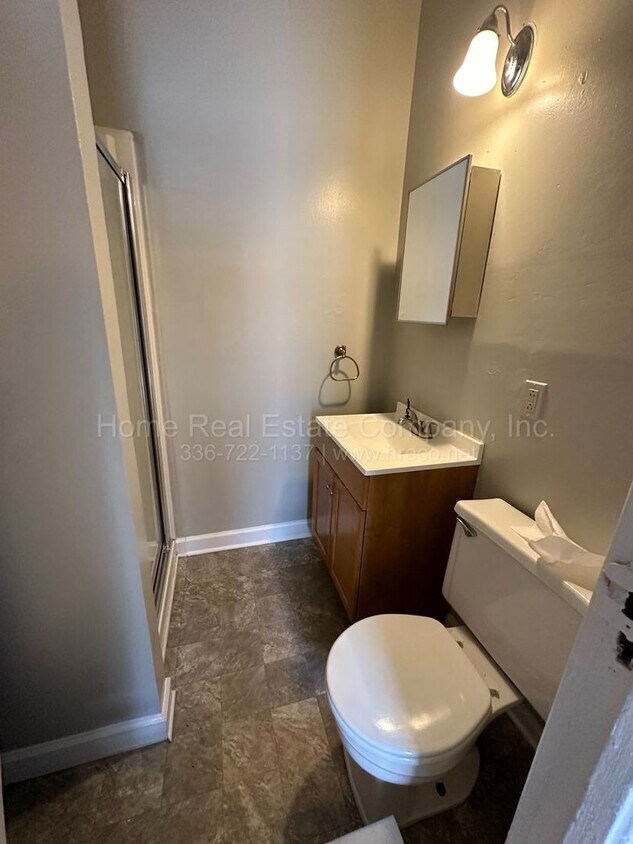 Foto del edificio - 1428 Glade St NW