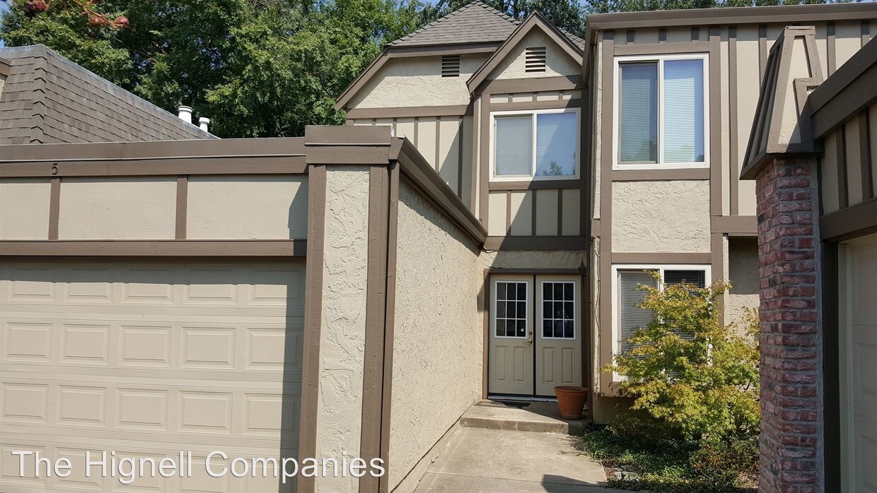 Primary Photo - 3 br, 2 bath House - 5 Cambridge Ct.