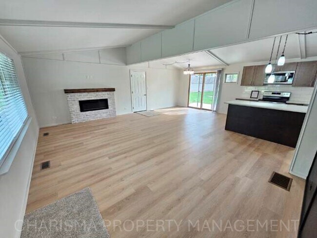 Building Photo - 3112 S Bingen Ave