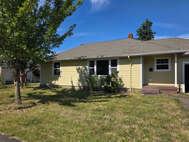 2 Bedroom with Huge Yard in Springfield - 2 Bedroom with Huge Yard in Springfield House