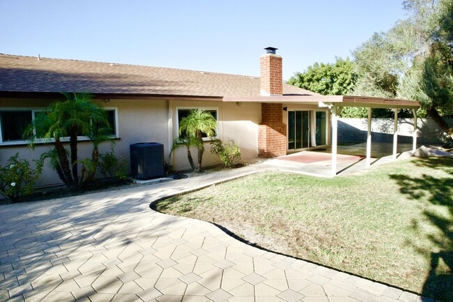Building Photo - 26665 Whitehorn Dr