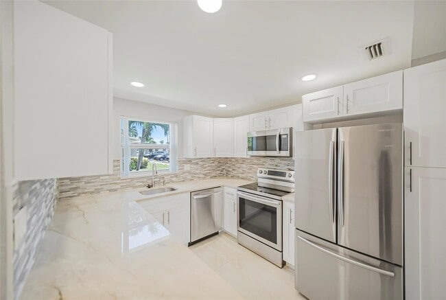 Building Photo - 2725 Emory Dr W