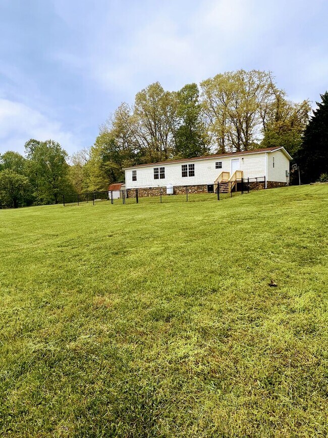 Foto del edificio - 3 Bedroom Home in Campbell County