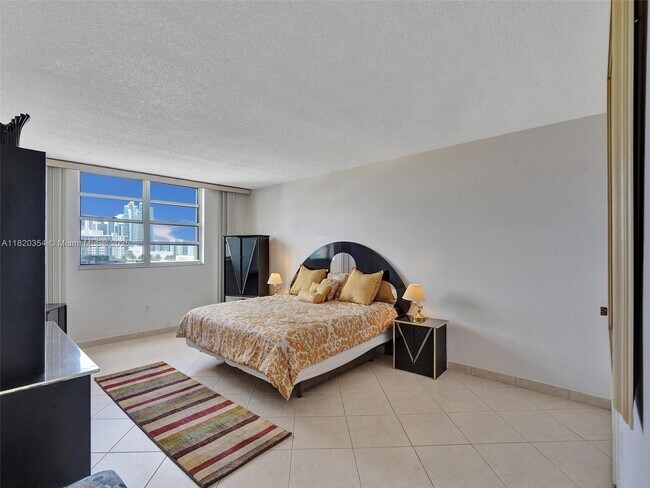 Foto del edificio - 1833 S Ocean Dr