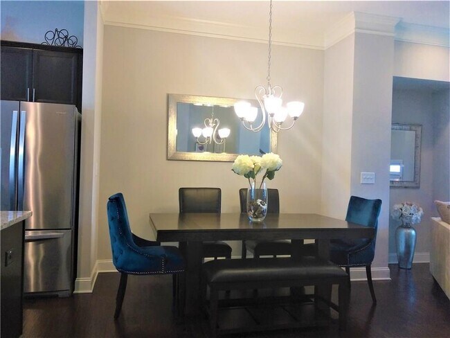 Foto del edificio - 4475 Donahue Ave