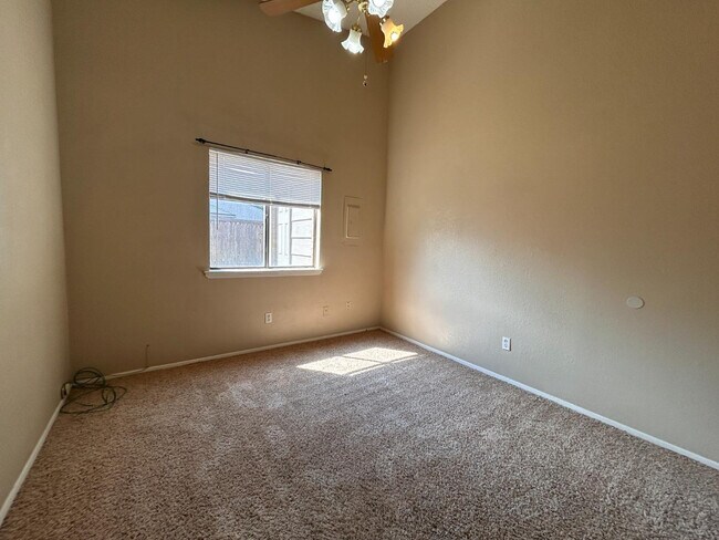 Foto del edificio - 129 N Troy Ave