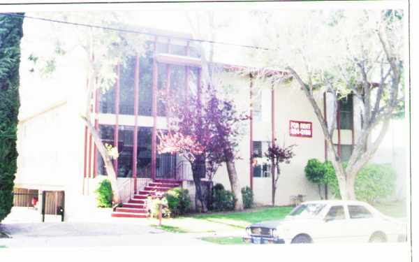 Building Photo - 6823 Variel Ave