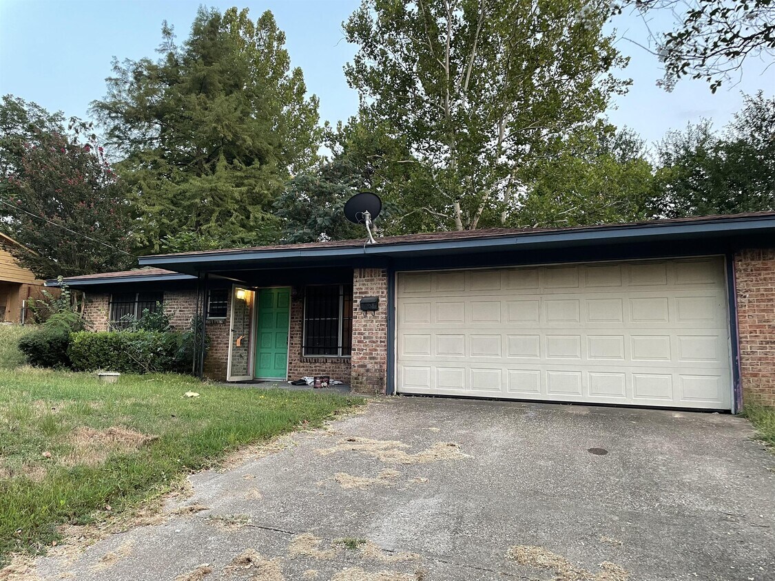 1814 W Barrett St, Tyler, TX 75702 House Rental in Tyler, TX