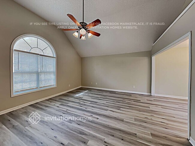 Foto del edificio - 432 Meadowbrook Dr