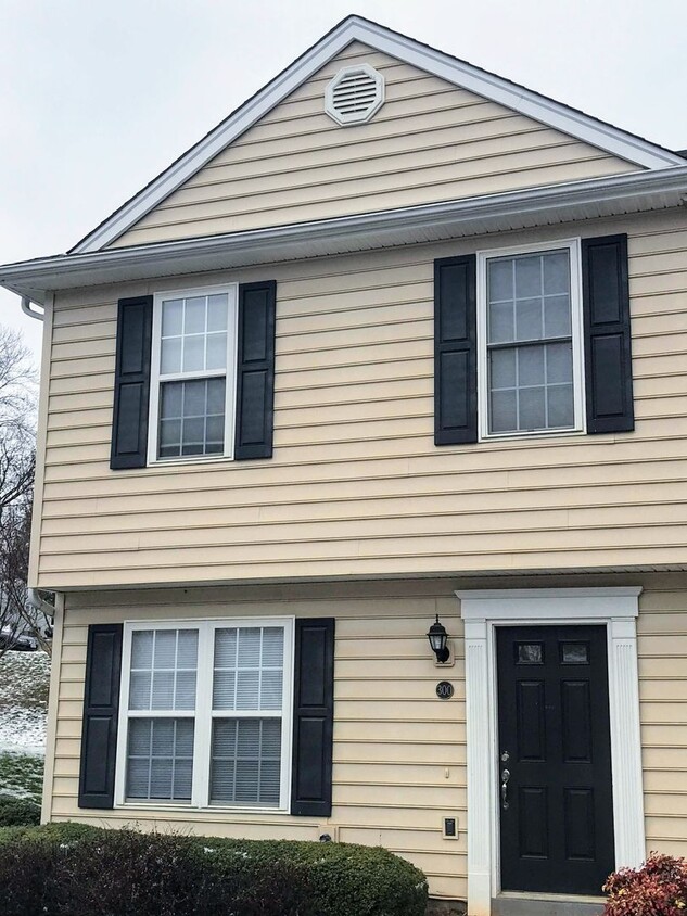 3 Bedroom Townhome in Lynchburg - 3 Bedroom Townhome in Lynchburg