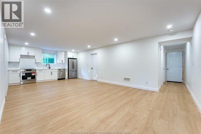 Building Photo - 354 Bouffard Rd
