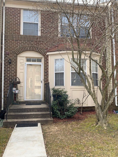 1835 Barrington Ct Bowie Md 20721 Townhouse For Rent In Primary Photo 1835 Barrington Ct