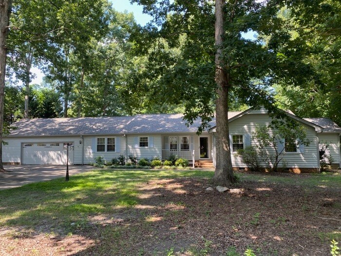 Foto principal - ***Coming Soon!!!*** Spacious ranch on lar...