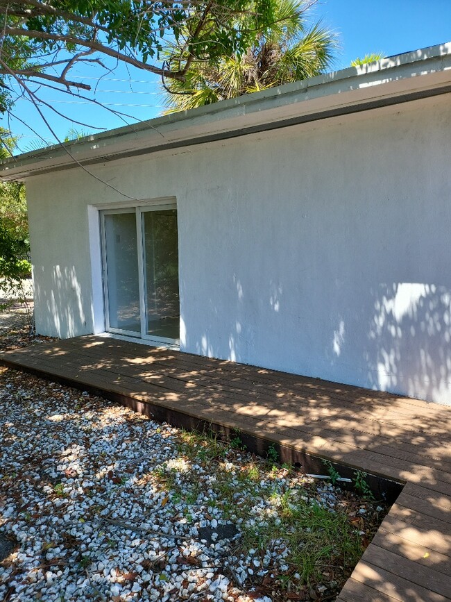 Building Photo - 7707 Hawthorne Ave