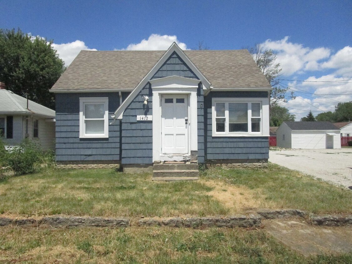 Nice 4 Bedroom Home Close to Ball State House Rental in Muncie, IN