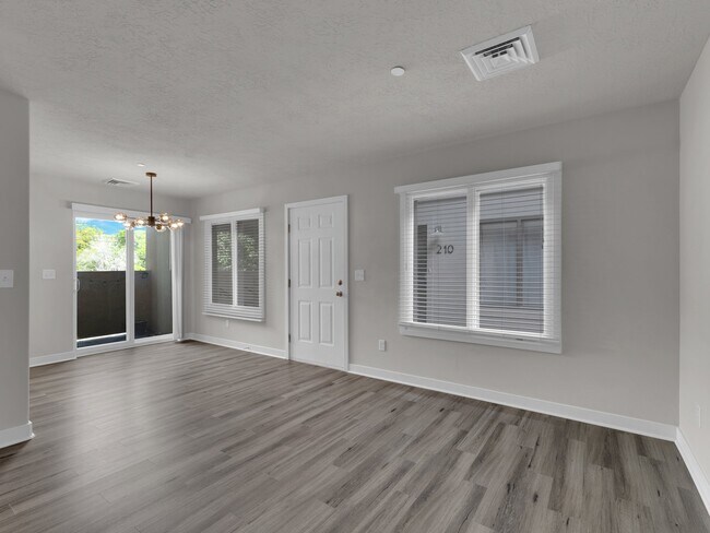 Building Photo - 159 E 800 S