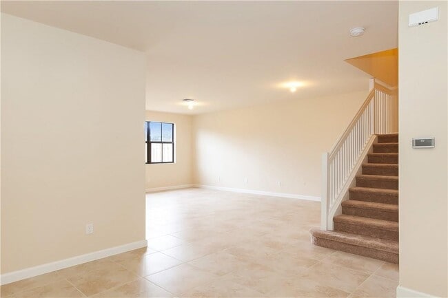 Building Photo - 9590 Town Parc Cir S