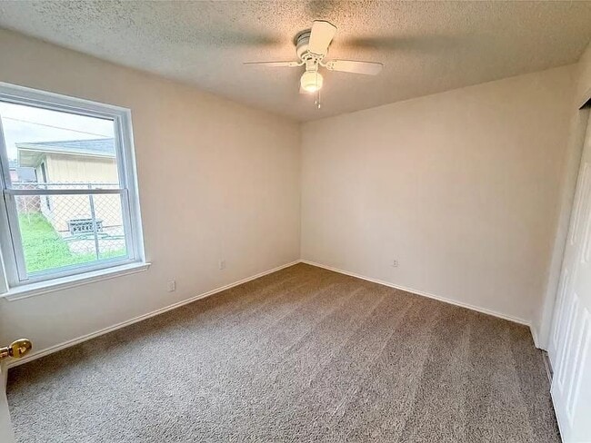 Foto del edificio - 10304 Pondwood Dr