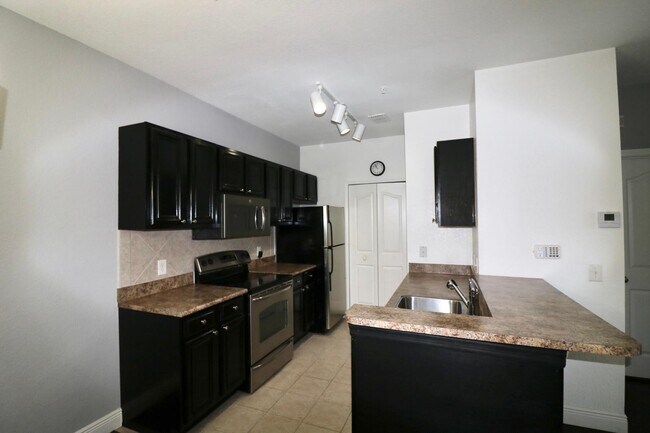 Foto del edificio - 6171 Metrowest Blvd