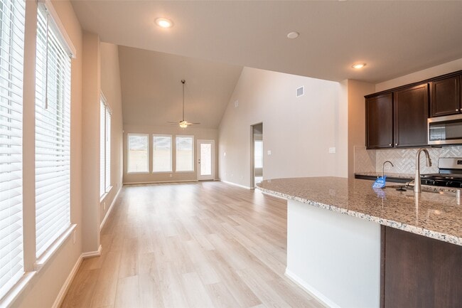Building Photo - 12502 Llano Estacado Dr