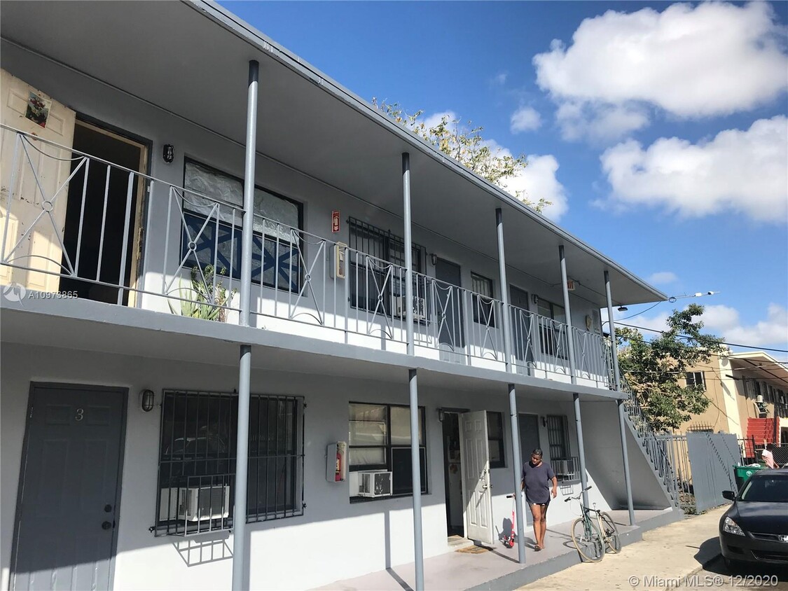 Building Photo - 1210 NW 2nd Ave