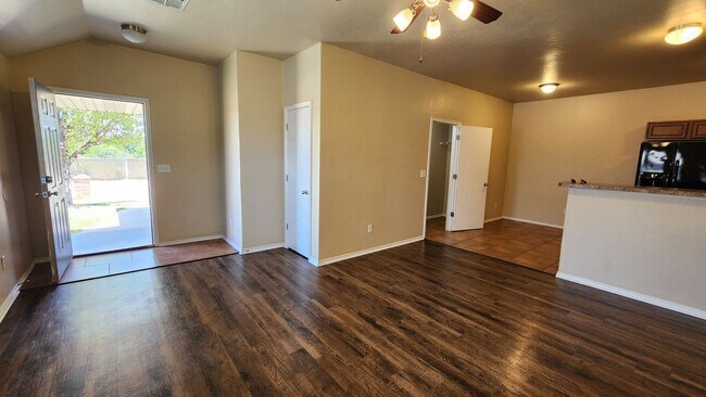 Building Photo - 7713 Bennie Terrace