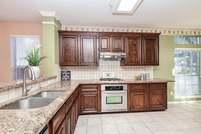 Building Photo - 4202 Creek Hollow Ln