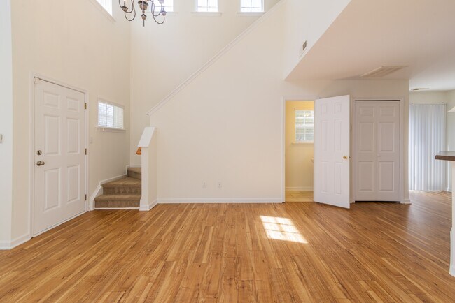 Foto del edificio - 18457 Streamline Ct