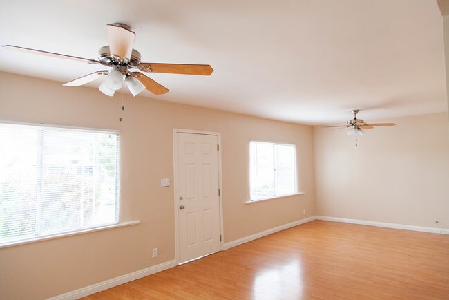 Building Photo - 2 bedroom house with Bonus room in Atwater