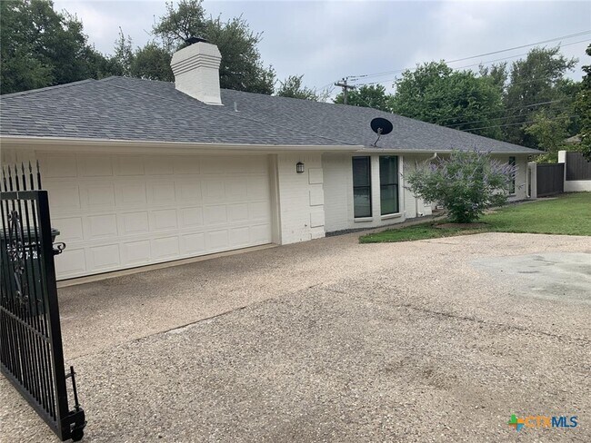 Foto del edificio - 1508 S Ridge Rd