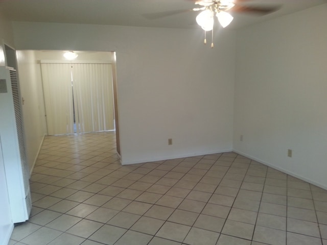 Building Photo - SPACIOUS 2BR/1BA Unit with private Yard.