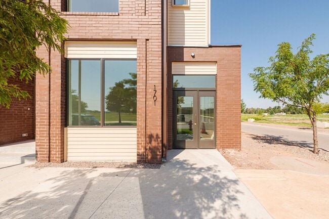Building Photo - 1701 Wheeler St