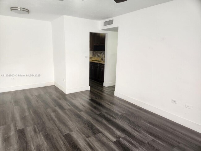 Foto del edificio - 7245 SW 94th Pl