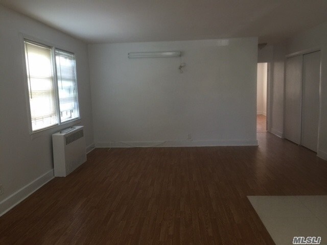 Foto del edificio - 215-20 46th Ave