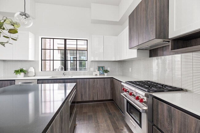 Foto del edificio - 5824 Winsome Ln