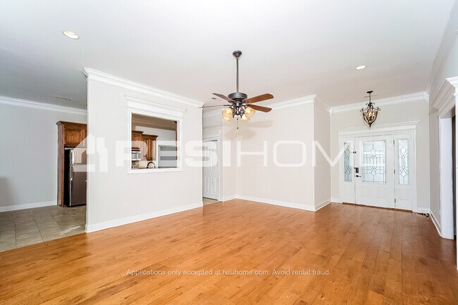 Building Photo - HOME FOR RENT!!