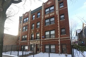 Building Photo - 4551 N Damen Ave