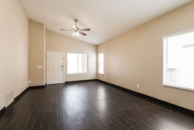 Foto del edificio - 9204 E Muleshoe St
