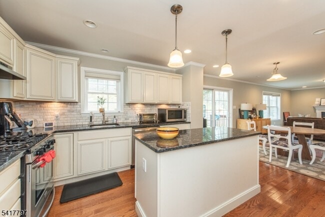 Building Photo - 78 Western Ave