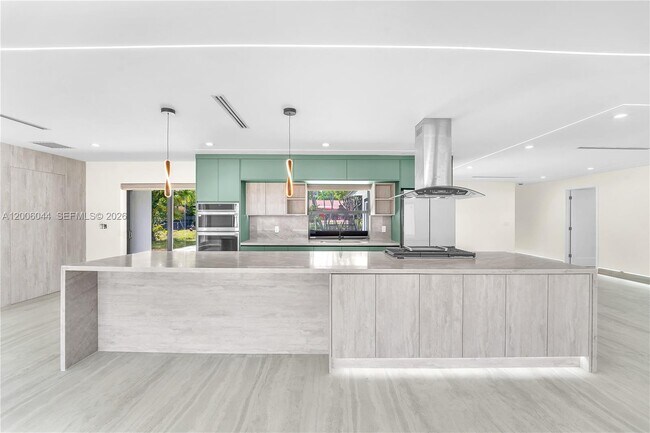 Foto del edificio - FOR SALE!  1,650,000
