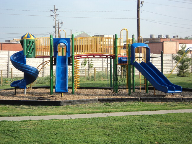 Foto del edificio - Partridge Pointe Apartments