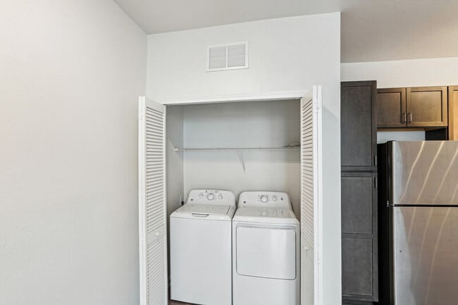 Building Photo - Ekos Magnolia Oaks