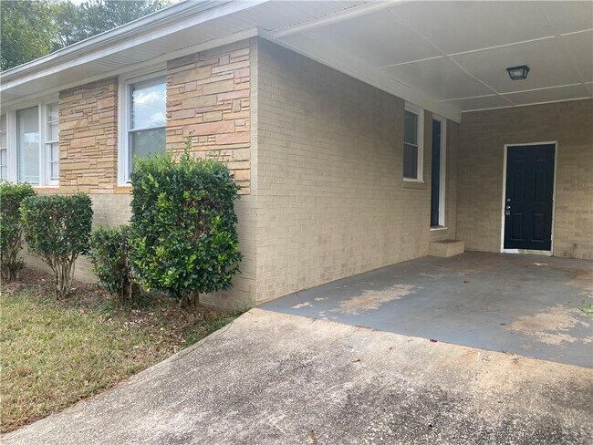 Foto del edificio - 2493 Miriam Ln