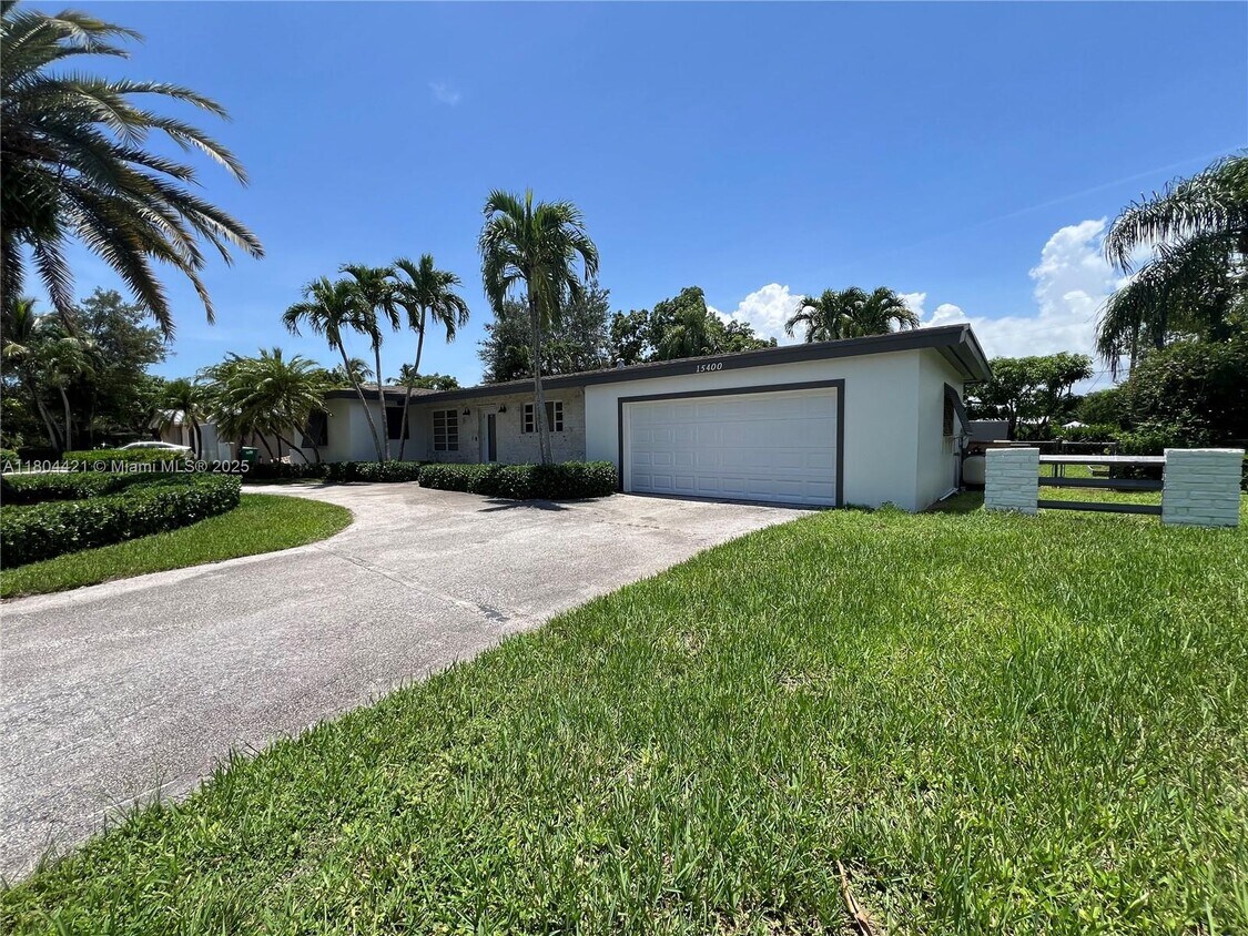 Foto principal - 15400 SW 84th Ave
