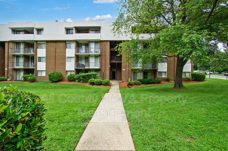 Primary Photo - 10249 Prince Pl