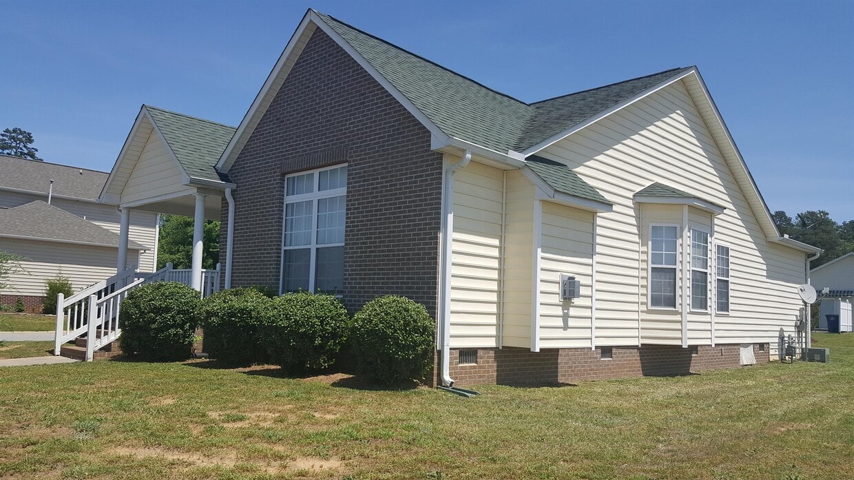 4905 Bridgton Pl Dr, WinstonSalem, NC 27127 House Rental in Winston