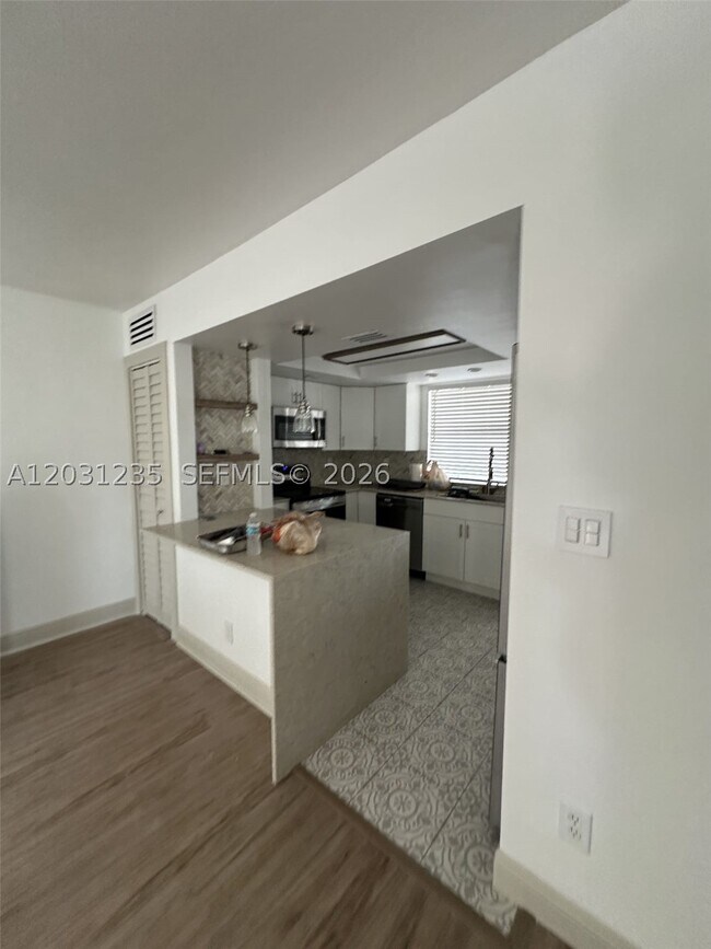Building Photo - 7112 SW 113th Ct